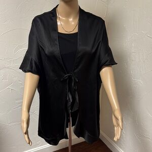 Victoria Secret Kimono Black
Satin Robe Tie Front One Size
